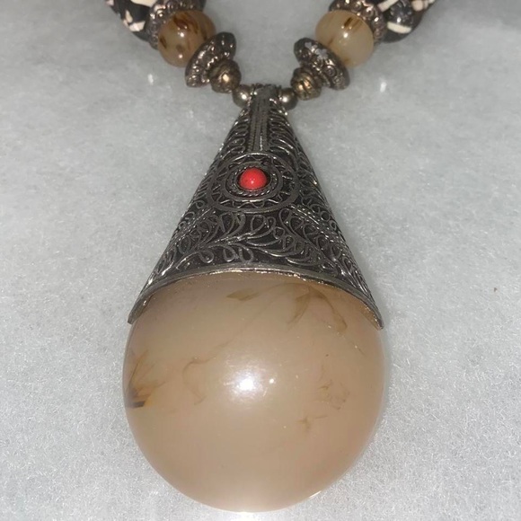 Rare Find- Assorted Stone Necklace - Picture 2 of 5